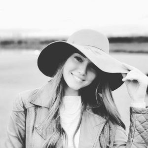 Meet your Posher, Maria